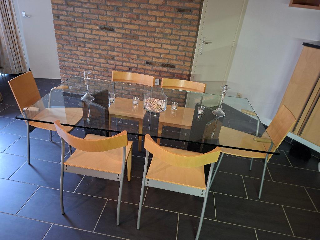 eetkamer tafel en stoelen (en ook 2 banken en salontafel), Ophalen, Gebruikt, Glas en hout, 6 tot 8 stoelen