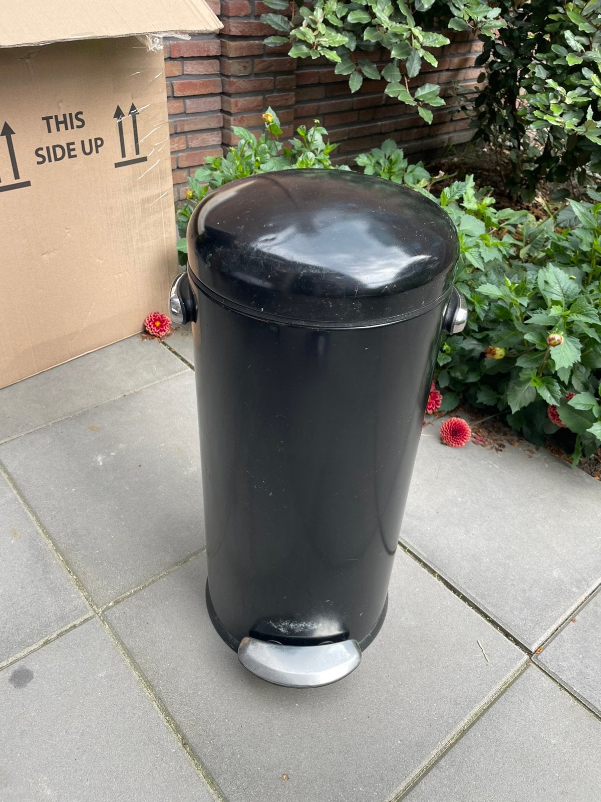 Simplehuman prullenbak zwart, Ophalen, 50 – 75, Gebruikt, Met pedaal