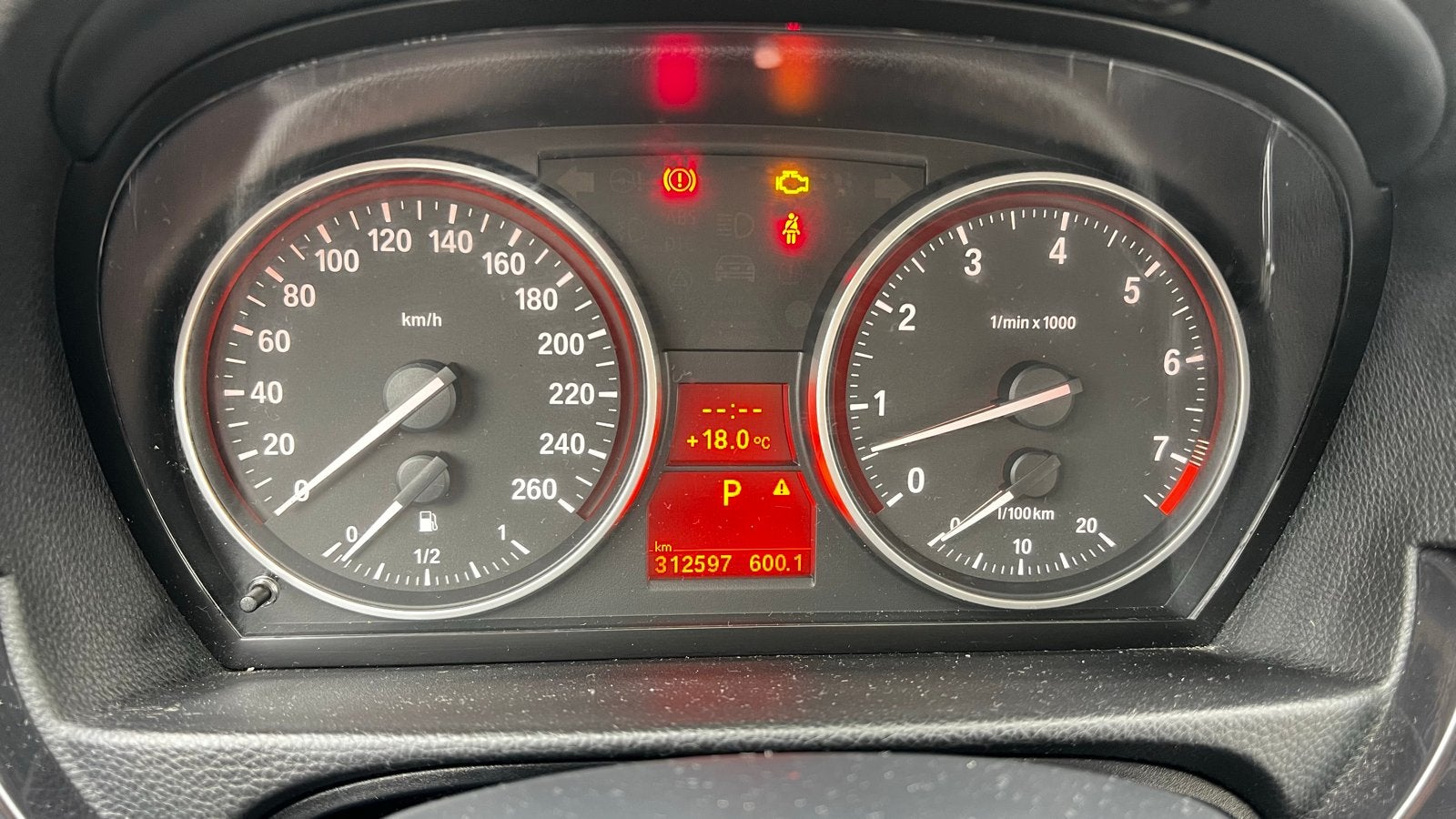 BMW 3-Serie 325i 218pk Aut. 2009 Zwart, Auto's, Automaat, Dealer onderhouden, Achterwielaandrijving, Adaptieve lichten