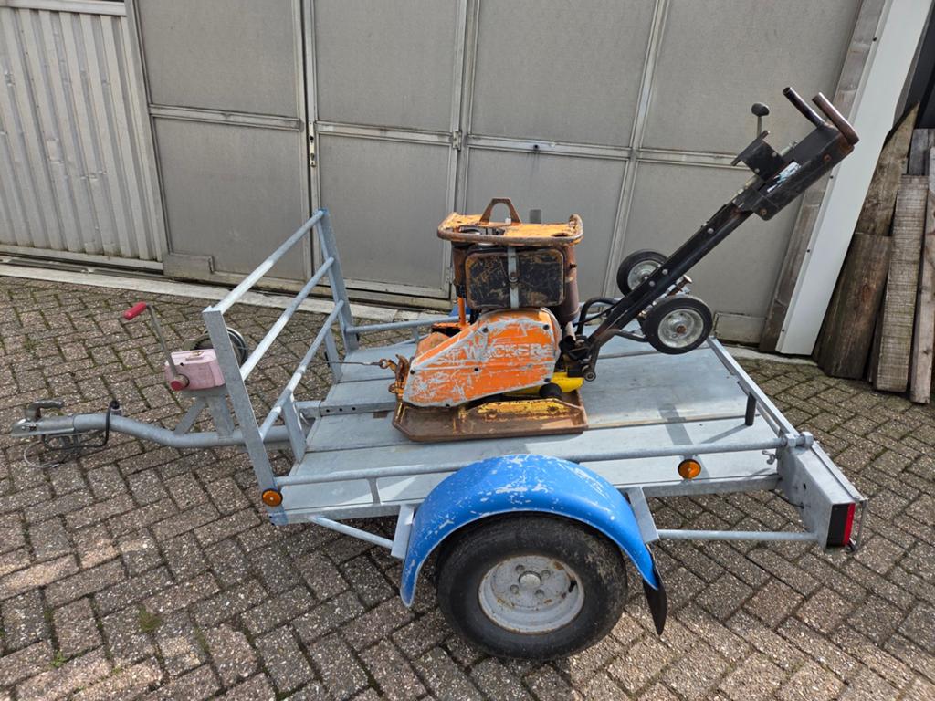 Wacker dps 3060 dieseltrilplaat, Ophalen