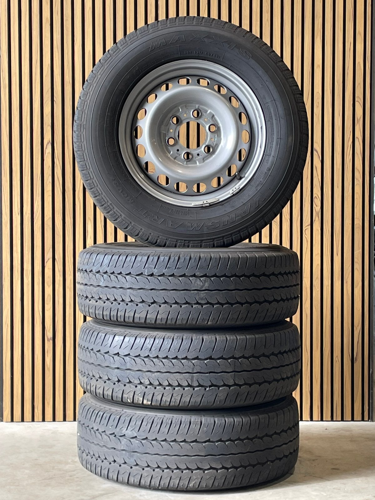 16 inch Mercedes Sprinter Zomerset Maxxim vansmart, Ophalen, 16 inch, Banden en Velgen, 235 mm