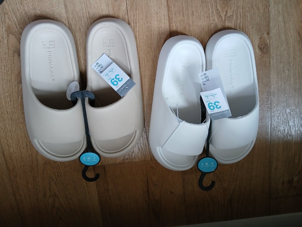 2 paar slippers Primark maat 39 nieuw samen €5, Slippers, Primark, Wit, Nieuw