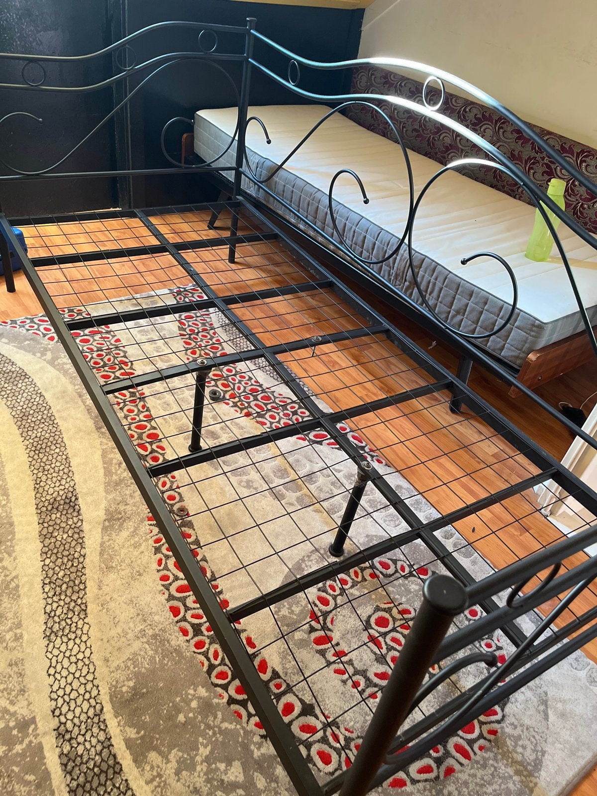 Zwart metalen bedframe - Eenpersoons, Ophalen, Gebruikt, 90 cm, Eenpersoons