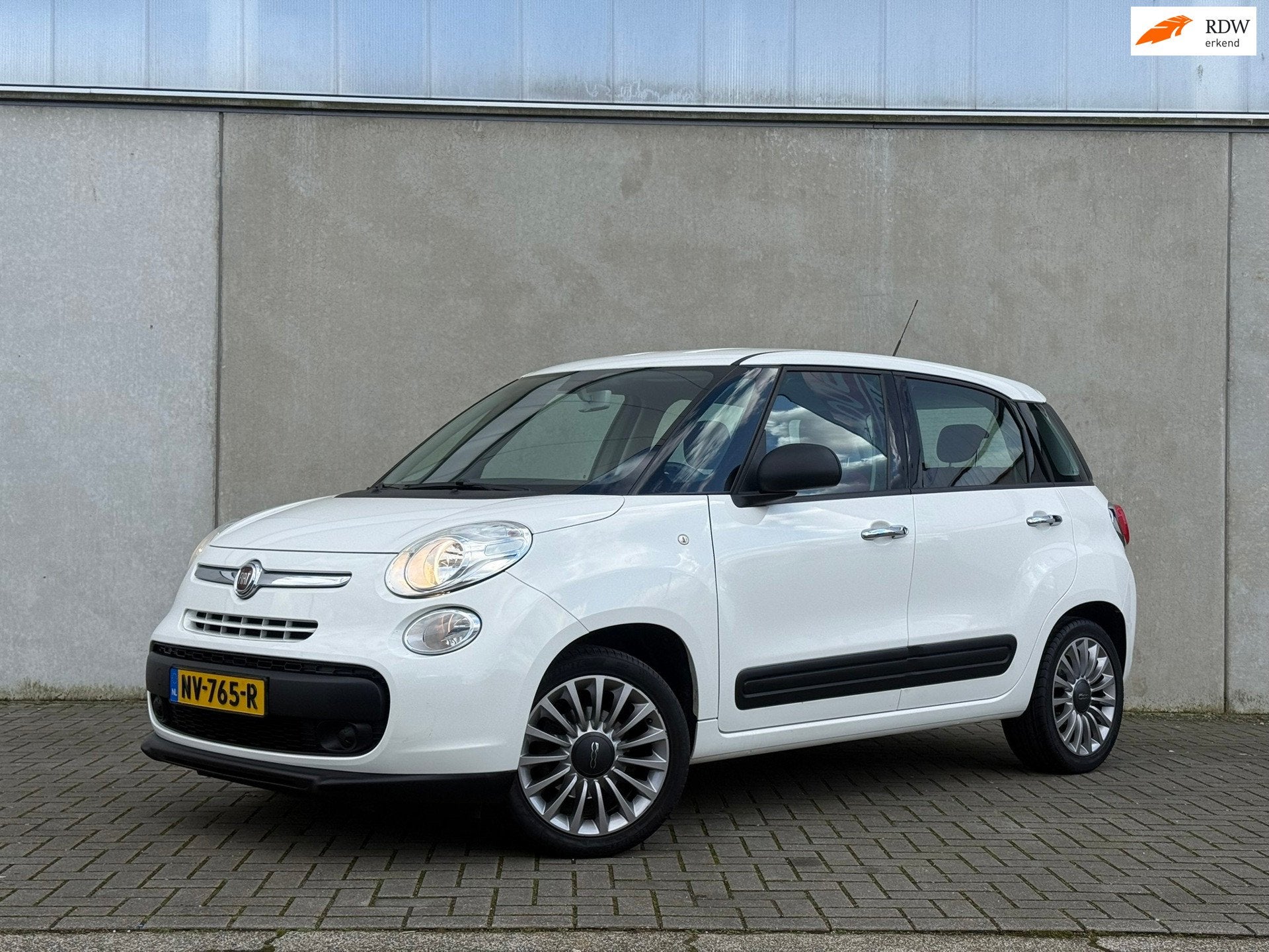 Fiat 500 L 1.4-16V Pop, LM velgen, Trekhaak!, Auto's, Fiat, Voorwielaandrijving, Stof, Gebruikt, 400 kg