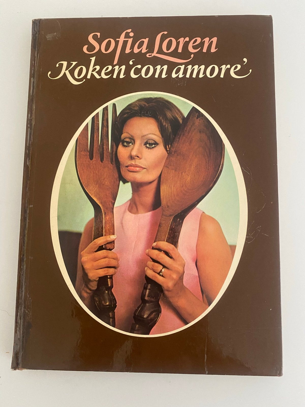 Sofia Loren Koken 'con amore' - Italiaans kookboek, Ophalen of Verzenden, Gelezen, Italië, Voorgerechten en Soepen