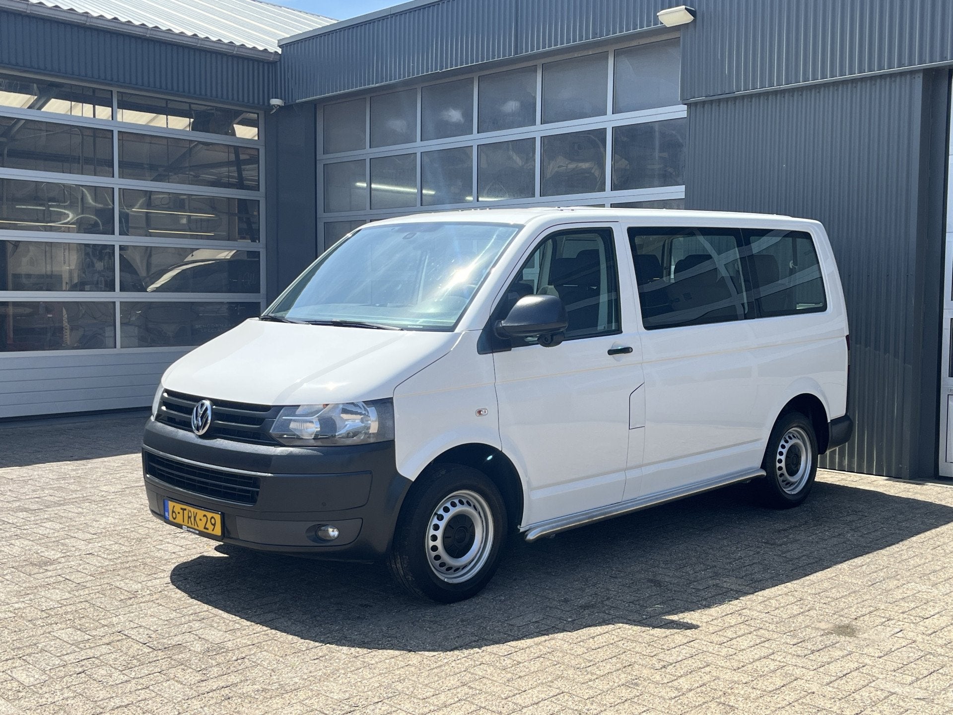 Volkswagen Transporter Kombi 2.0 TDI L1H1 9 zitplaatsen Airc, Auto's, Volkswagen, Euro 5, Stof, Gebruikt, Zwart