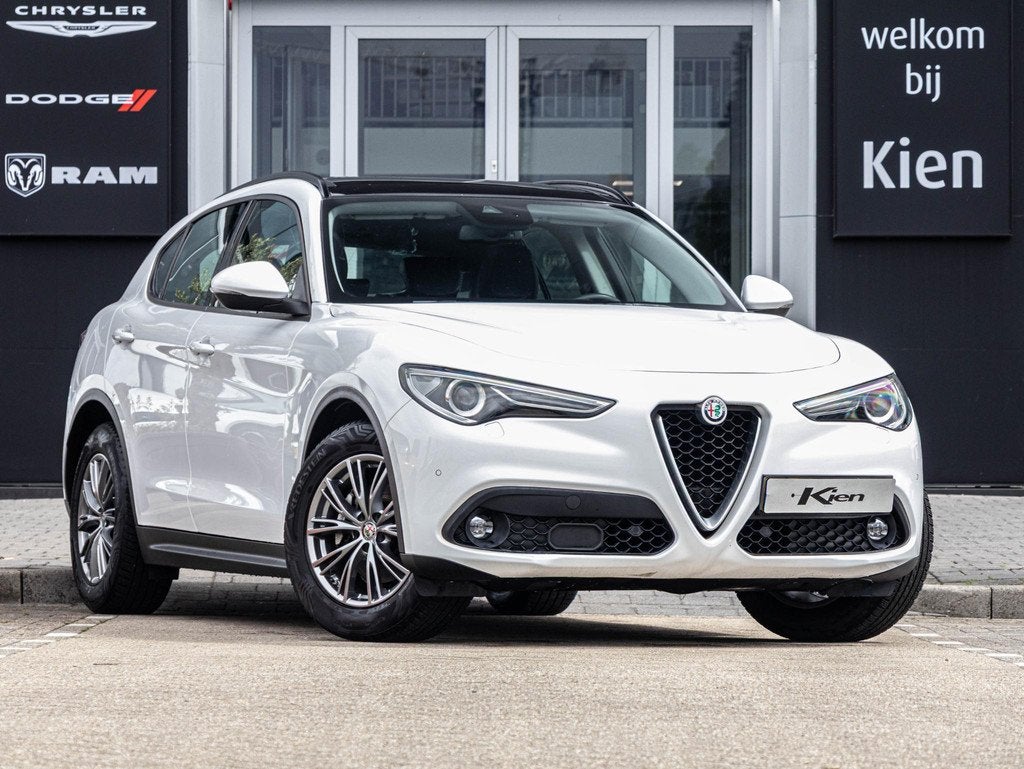Alfa Romeo Stelvio 2.2d Super | Pano-dak | Lederen bekleding