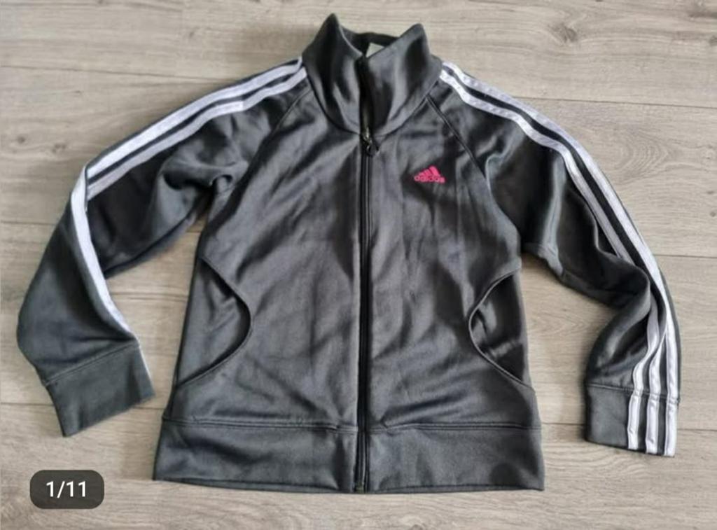 Mooie vest Adidas, maat 140 (GB12) 3 stuks, Blauw, Overige maten, Ophalen of Verzenden, Zo goed als nieuw