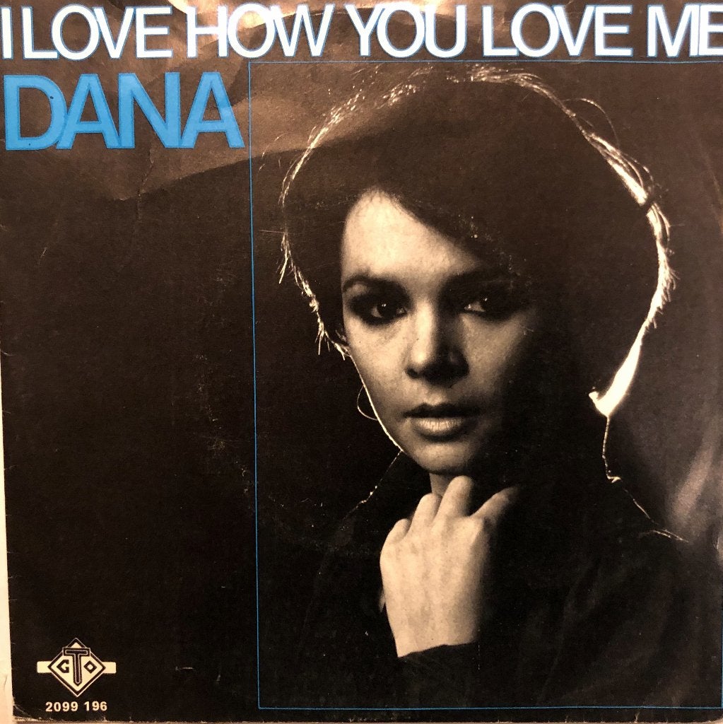 1974	Dana		I Love How You Love Me	   NL, Fotohoes, 7 inch, Ophalen of Verzenden, Zo goed als nieuw