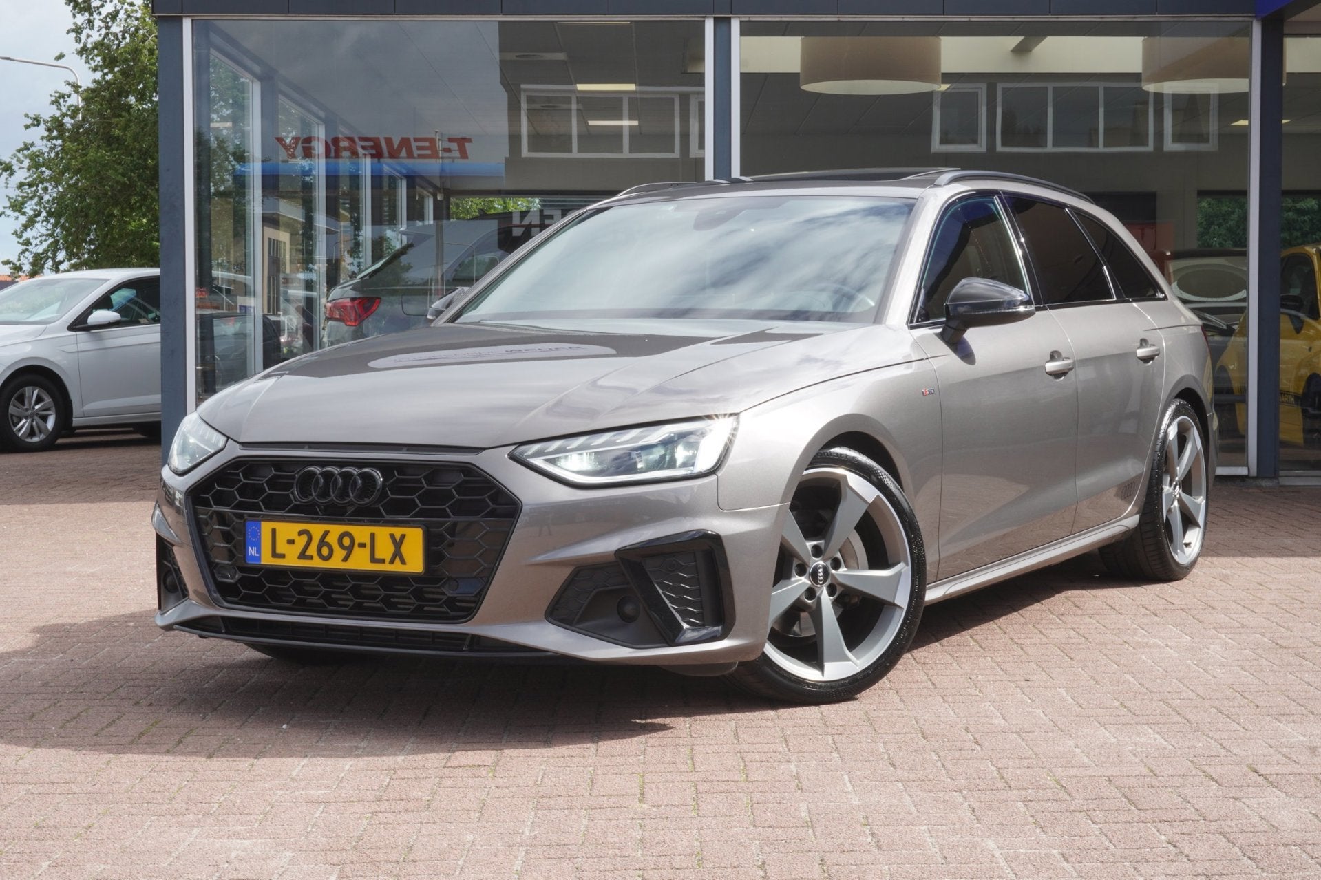 Audi A4 Avant 40 TFSI S edition Competition | Panodak | Virt, Auto's, Dealer onderhouden, Gebruikt, 4 cilinders, 1984 cc