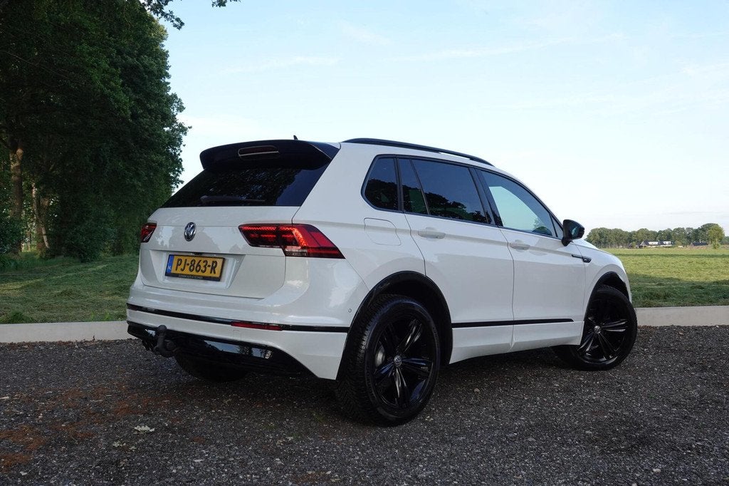 Volkswagen Tiguan 1.4 TSI 4Motion R-line PANO TREKHAAK, Automaat, 15 km/l, Gebruikt, Euro 6