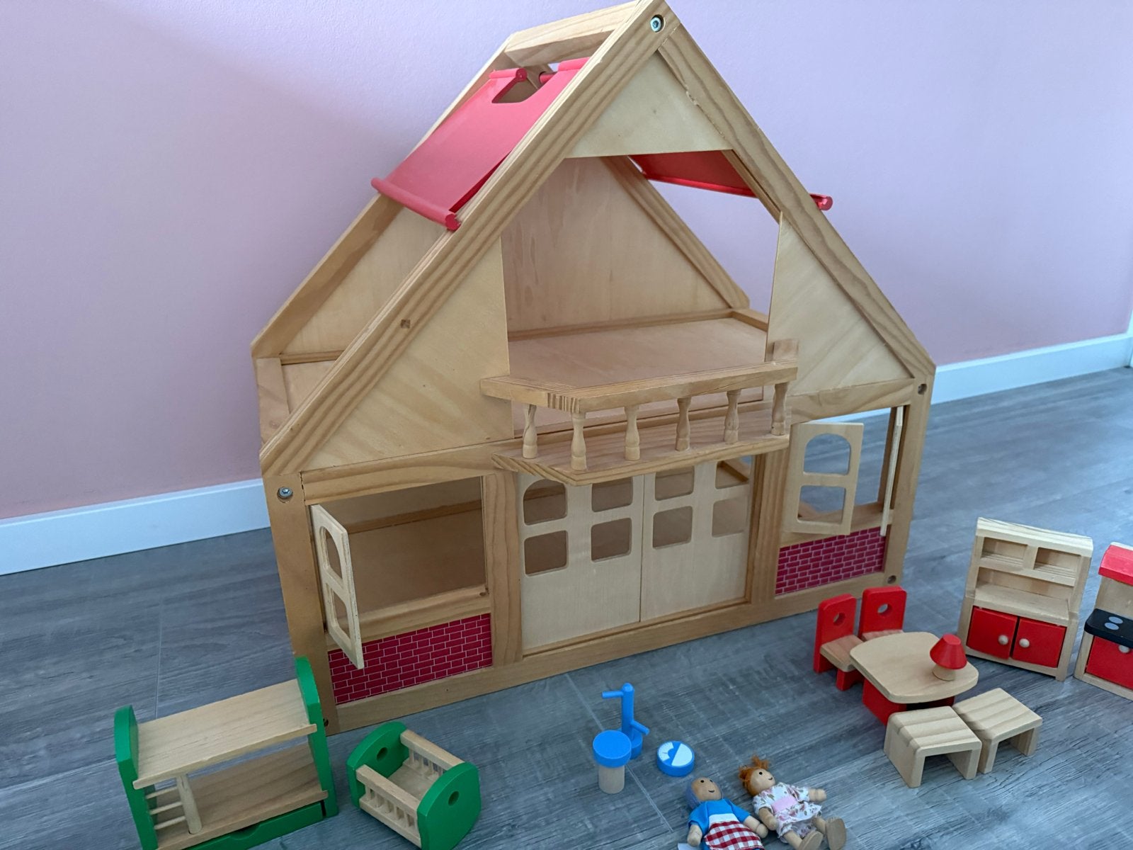 Houten Poppenhuis met Meubels en Poppen, Ophalen, Gebruikt, Poppenhuis