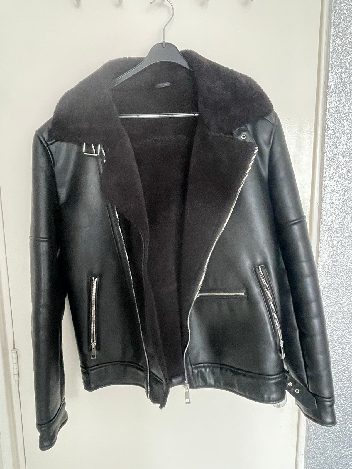 Zara Bikerjack met bontkraag - Zwart, Kleding | Heren, Jassen | Winter, Ophalen of Verzenden, Zo goed als nieuw, Maat 48/50 (M)