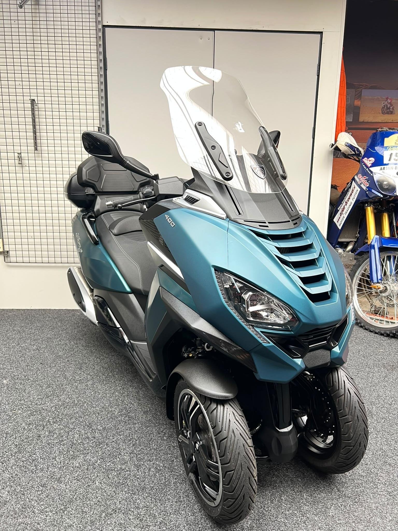 Peugeot Metropolis 400 SW, Motoren, Scooter, ABS, Automaat, Bonnetstraat 1
6718 XN  Ede, NL