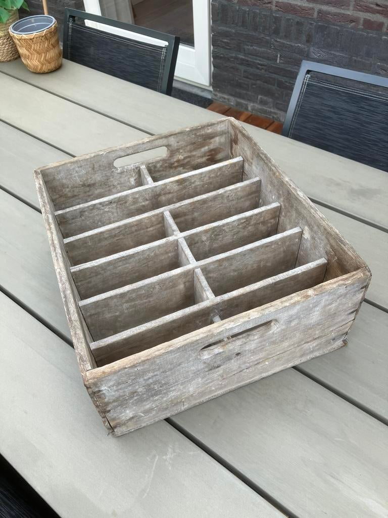 Vintage houten kratje met vakjes, Ophalen, Zo goed als nieuw, Minder dan 50 cm
