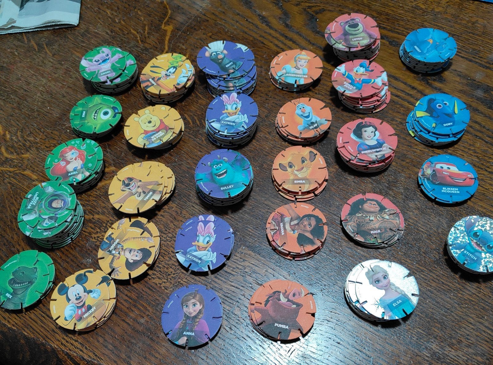 Grote collectie Disney en Pixar Flippo's/Pogs, Ophalen, Gebruikt