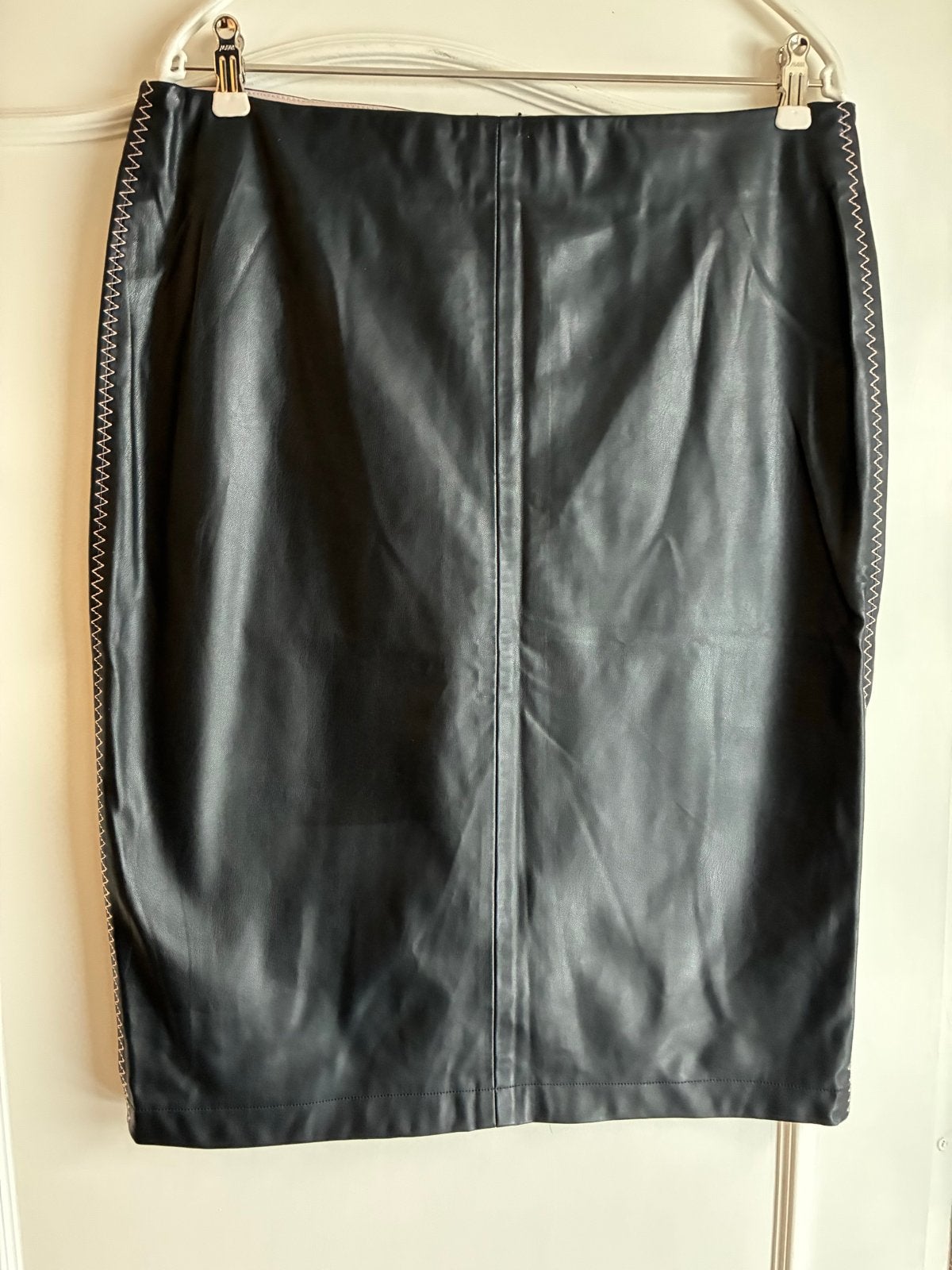 Zwarte imitatie leren koker rok van Zara Basic - Maat XL, Kleding | Dames, Zwart, Maat 46/48 (XL) of groter, Ophalen of Verzenden