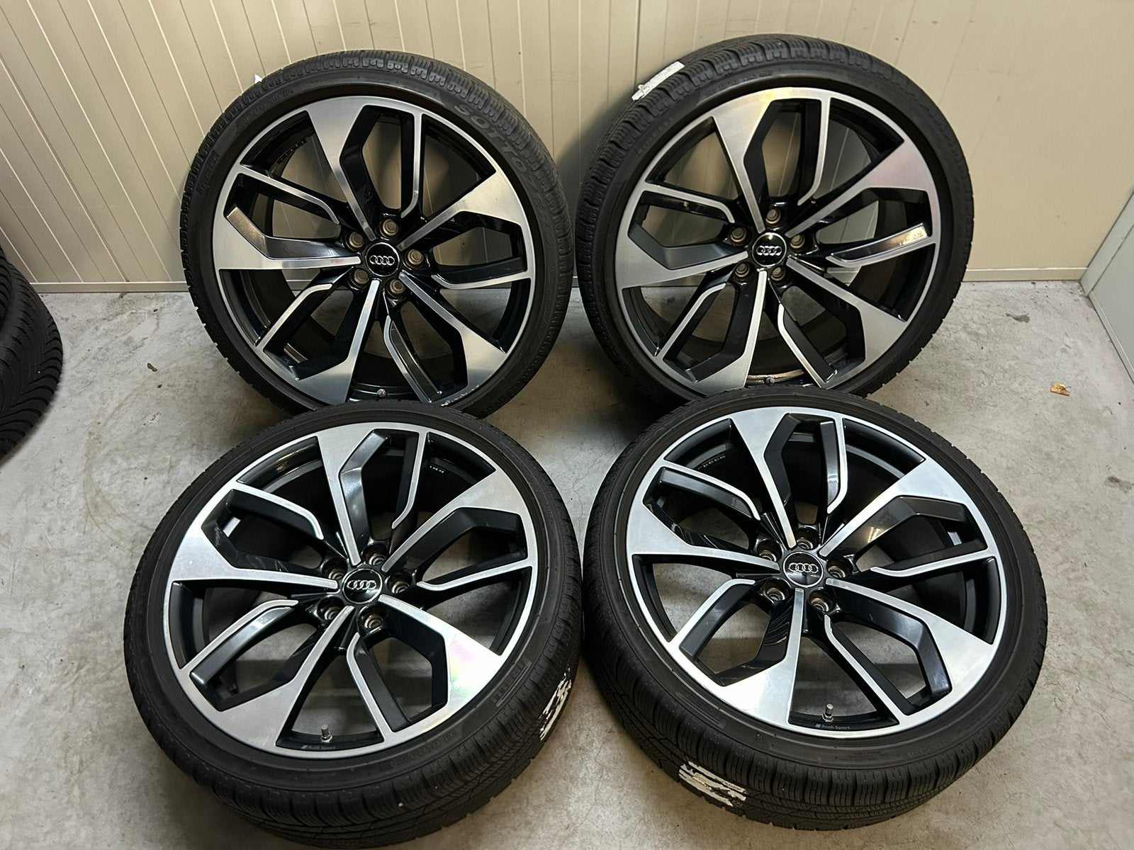 Originele Audi RS4 RS5 B9 sport 20 inch winter Pirelli AO, Auto-onderdelen, Ophalen, Audi, Gebruikt, 275 mm