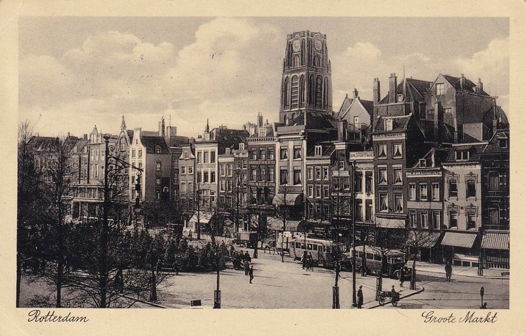 744E Rotterdam Groote Markt vanaf spoorviaduct busstation, Ophalen of Verzenden, 1920 tot 1940, Gelopen, Zuid-Holland