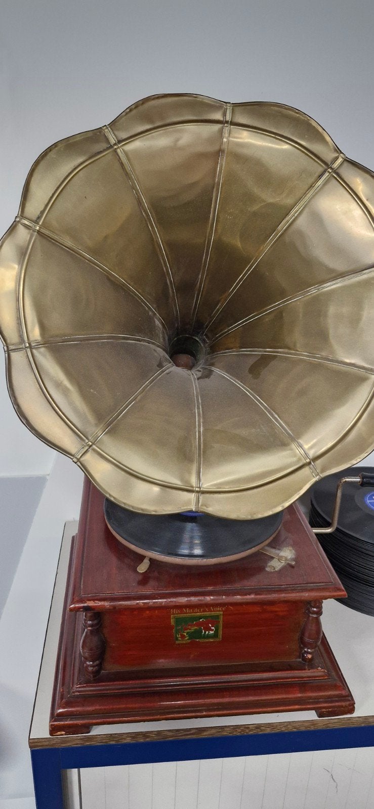 his master's voice grammofoon, Ophalen
