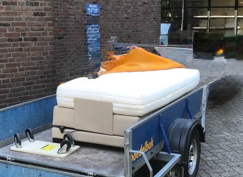 Mooi bed te koop, ook in zitstand te gebruiken, Huis en Inrichting, Ophalen, Zo goed als nieuw, Eenpersoons, Verstelbaar