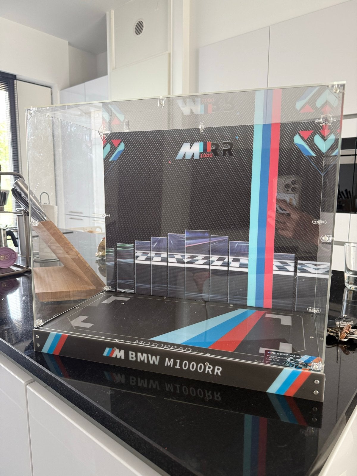 Lego Technic BMW M 1000 RR in displaycase, Zo goed als nieuw, Ophalen, Overige merken, Groter dan 1:32