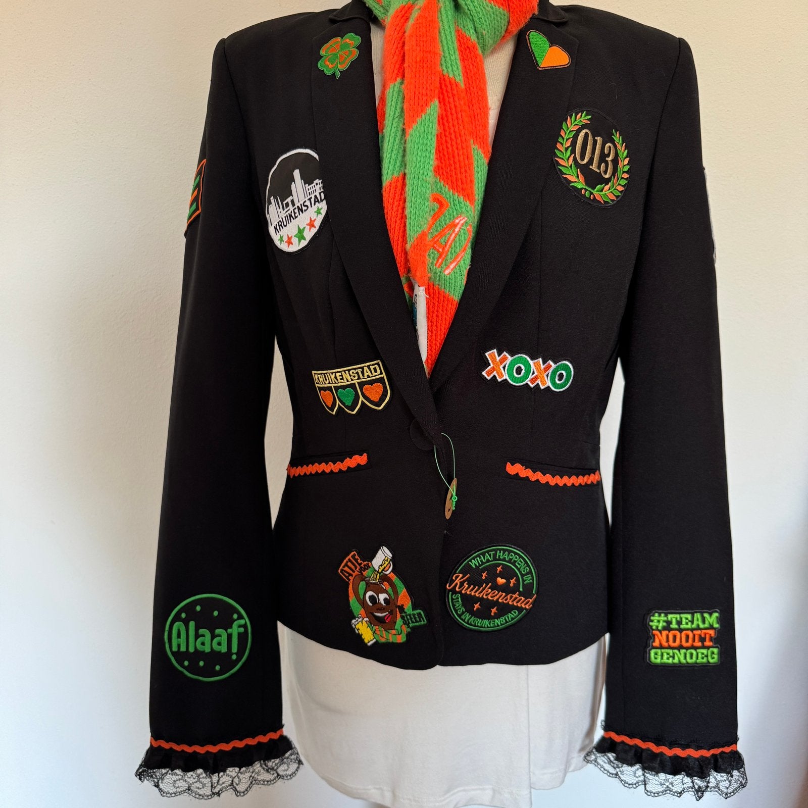 Kruikenstad jasje Carnaval jas Tilburg, Ophalen of Verzenden, Maat 38/40 (M), Carnaval, Kleding