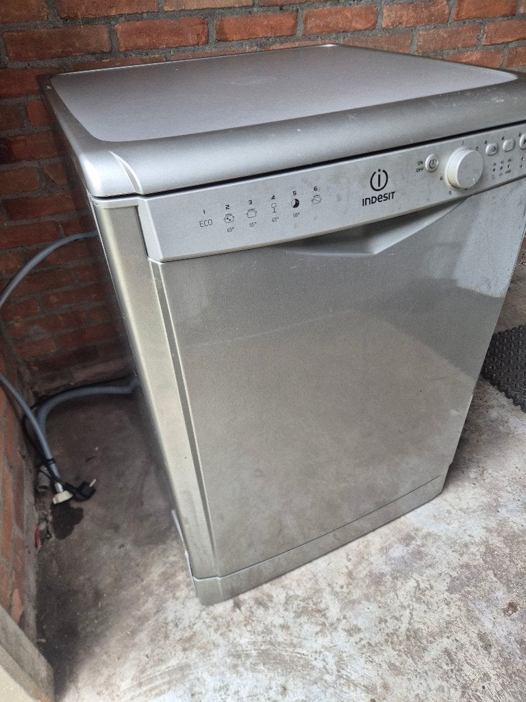 Vaatwasser indesit, Witgoed en Apparatuur, Vaatwasmachines, Zo goed als nieuw, Vrijstaand, 85 tot 90 cm, 45 tot 60 cm, Ophalen