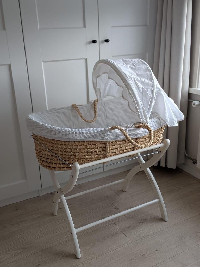 Mooie rotan wieg/mozeswieg met standaard, Kinderen en Baby's, Babywiegjes en Ledikanten, Ophalen, Zo goed als nieuw, Wieg