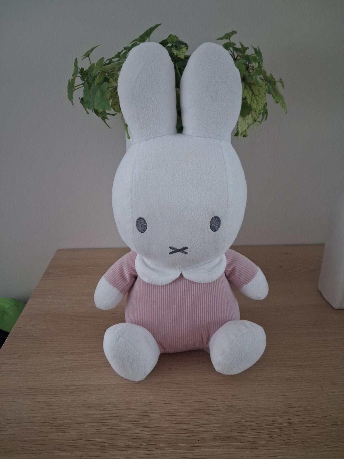 Nijntje knuffel roze ribstof met wit kraagje, Overige merken, Konijn, Nijntje, Ophalen of Verzenden