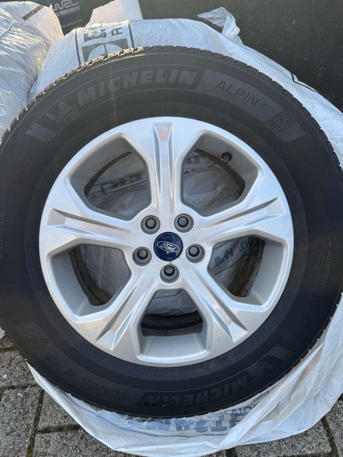 Winterbanden set Ford Kuga PHEV 2020- met TPMS sensoren