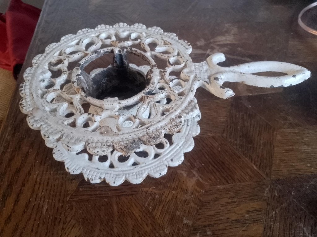 Te koop: Antieke gietijzeren onderzetter / pannenhouder, Huis en Inrichting, Ophalen, Gebruikt, Wit, Waxinelichthouder