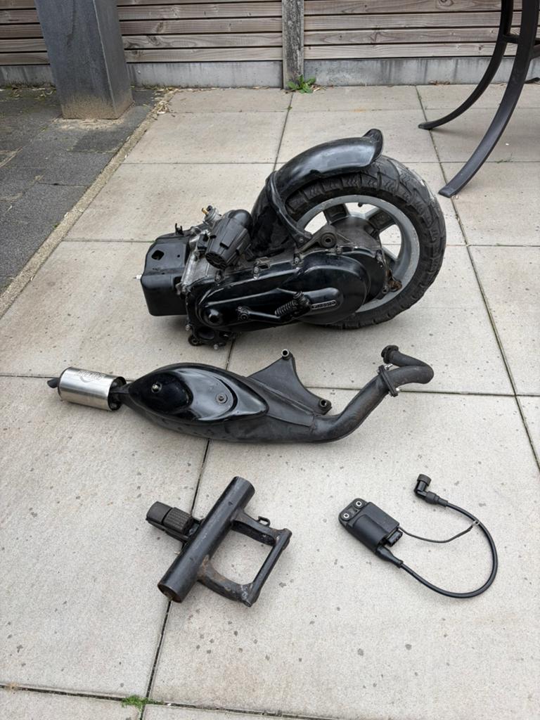 Piaggio 70cc blok, Fietsen en Brommers, Brommeronderdelen | Algemeen, Zo goed als nieuw, Blok, Ophalen of Verzenden