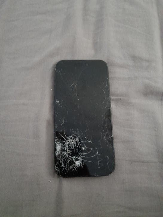 Defecte iPhone 15 pro - Scherm gebroken, Telecommunicatie, Mobiele telefoons | Apple iPhone, Zwart, 82 %, Niet werkend, Zonder abonnement