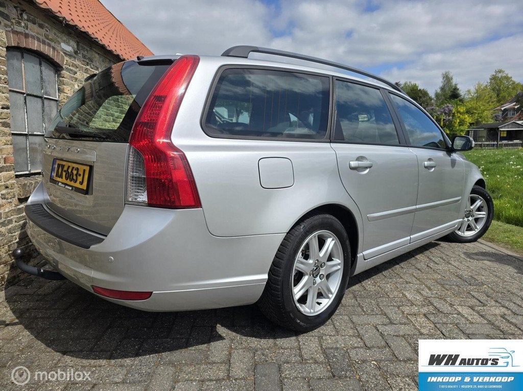 Volvo V50 1.8F Summum nette auto!, Auto's, Voorwielaandrijving, 1272 kg, 125 pk, Gebruikt