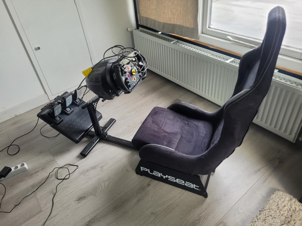Playseat met trusmaster t300 stuur/pedalen(f1 Ferrari stuur), Spelcomputers en Games, Ophalen, Zo goed als nieuw