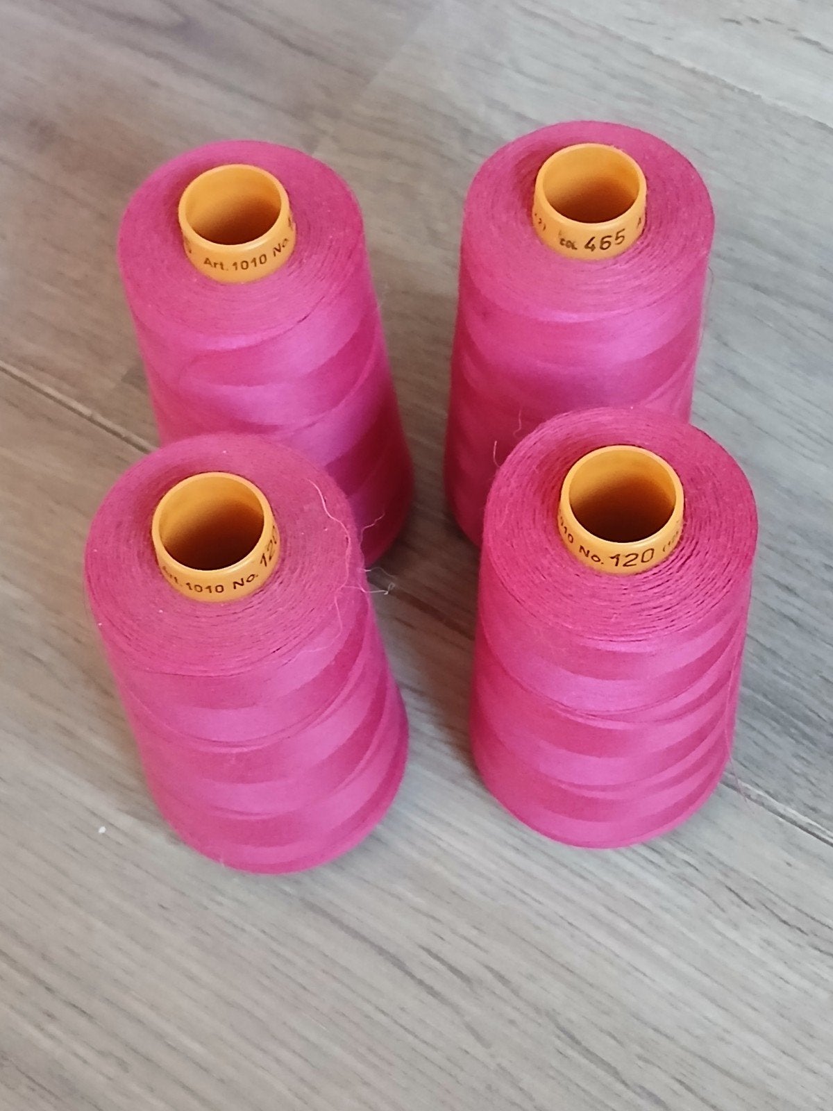 4 grote klossen Mettler garen roze-rood, Ophalen of Verzenden, Garen of Naald(en)