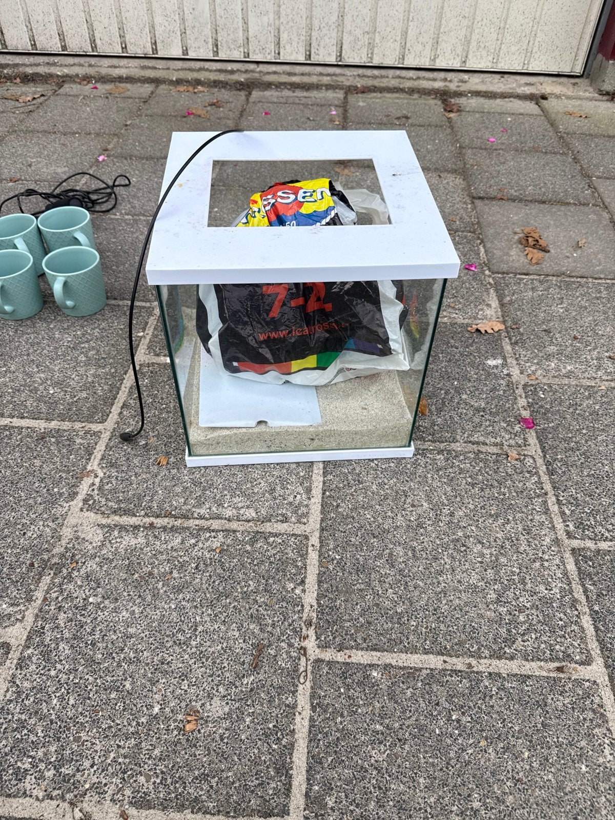 Aquarium gratis, met toebehoren - zsm afhalen, Ophalen, Zo goed als nieuw, Leeg aquarium