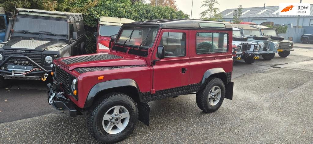 Land Rover 90 2.5 benzine, Auto's, Gebruikt, Overige modellen, 4 cilinders, 7 stoelen
