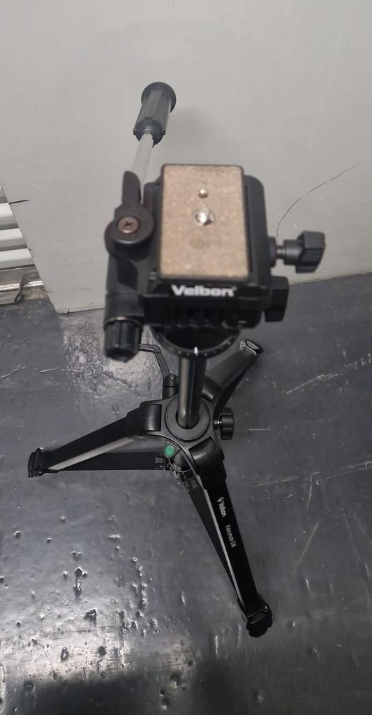 Velbon Videomate 538 Statief met Balhoofd en Tas, Ophalen, Driepoot, Zo goed als nieuw, 150 tot 175 cm