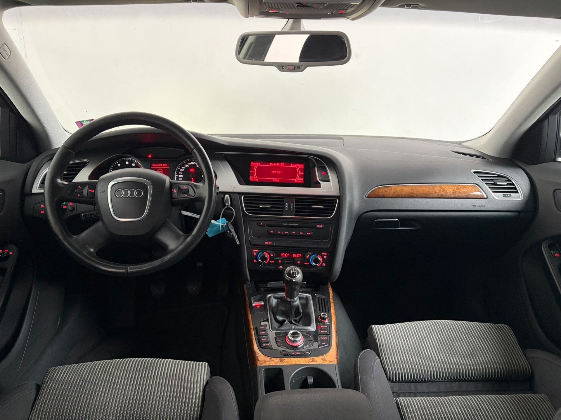 Audi A4 Avant 1.8 TFSI Pro Line. Loopt op 3 Cilinders!, Auto's, Audi, Voorwielaandrijving, Euro 5, Gebruikt, 4 cilinders