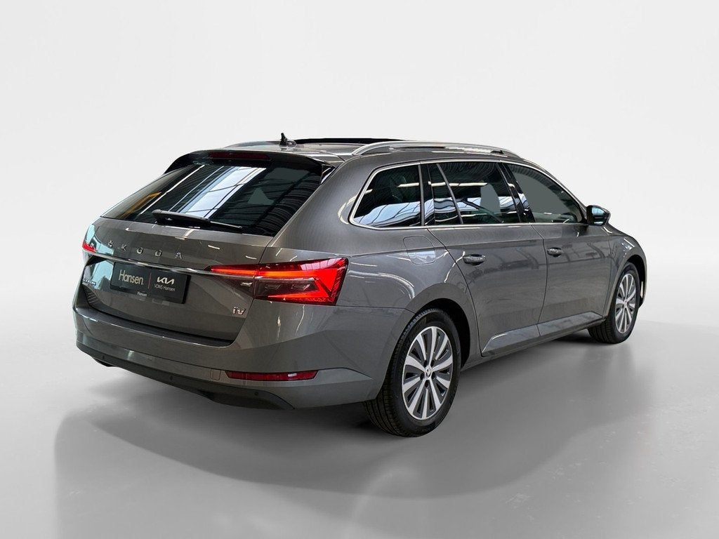 Skoda Superb Combi 1.4 TSI iV Style I Panoramadak I Navi I E, Auto's, Skoda, Gebruikt, Euro 6, 4 cilinders, 218 pk