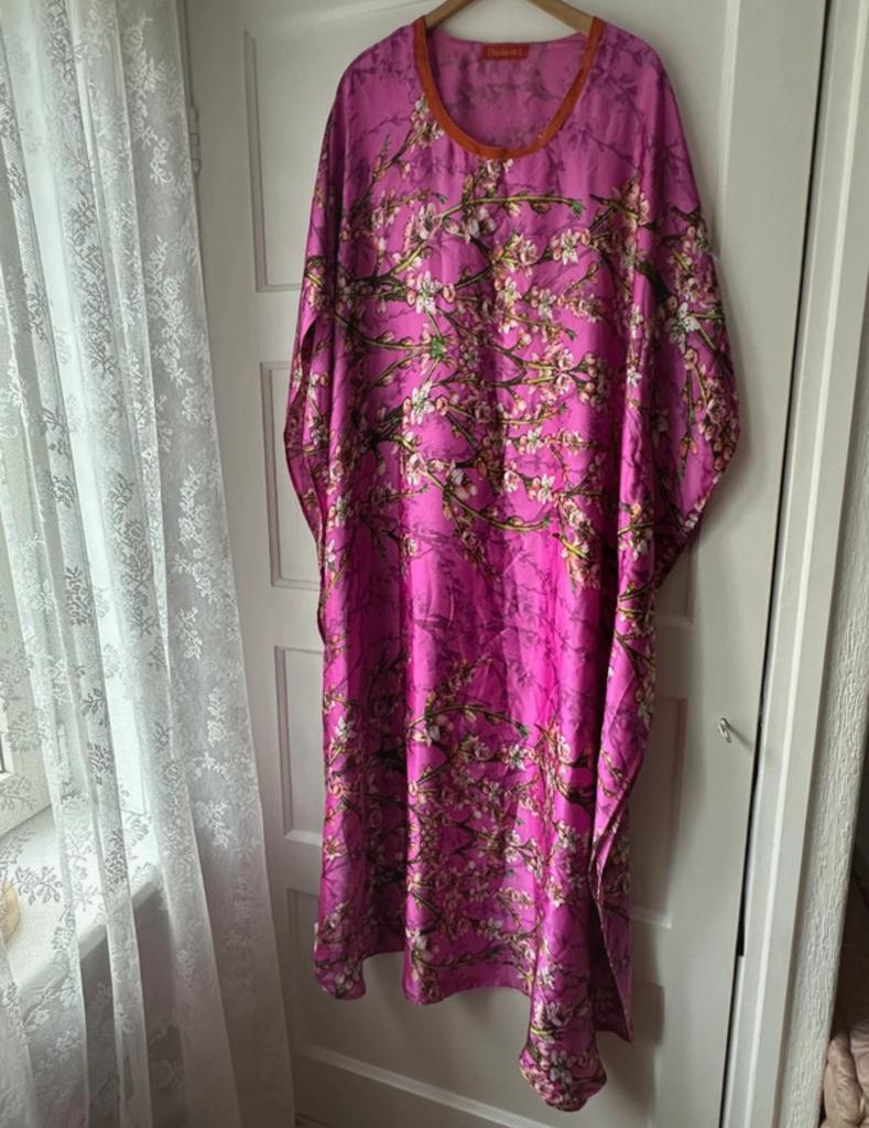 Nieuw maxi lange kersenbloesem roze kaftan jurk Tisalle Art, Kleding | Dames, Jurken, Zo goed als nieuw, Roze, Ophalen of Verzenden