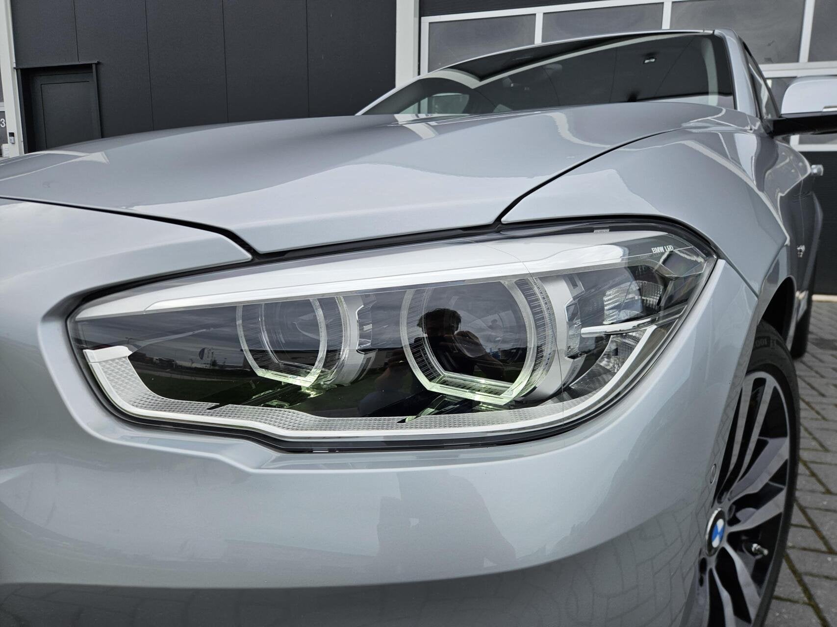 BMW 1 Serie 120i Sportline | 24.538 KM! | 1e Eig. | NL | LED, Gebruikt, 4 cilinders, Origineel Nederlands, Parkeerassistent