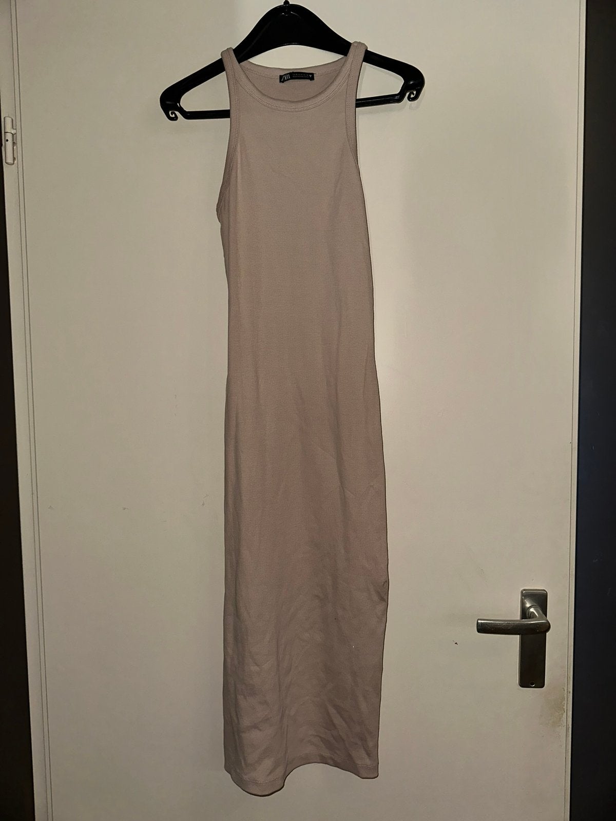 Dames beige zomerjurk van Zara, Maat 38/40 (M), Beige, Ophalen of Verzenden, Zo goed als nieuw