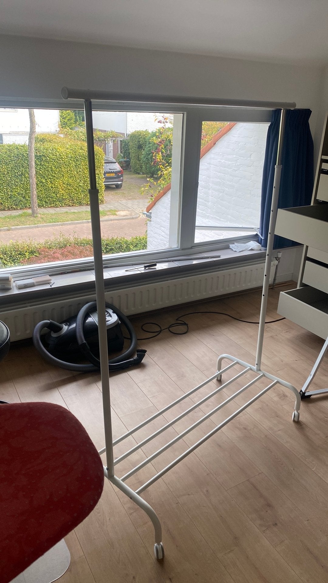 Kledingrek, Ophalen, Zo goed als nieuw