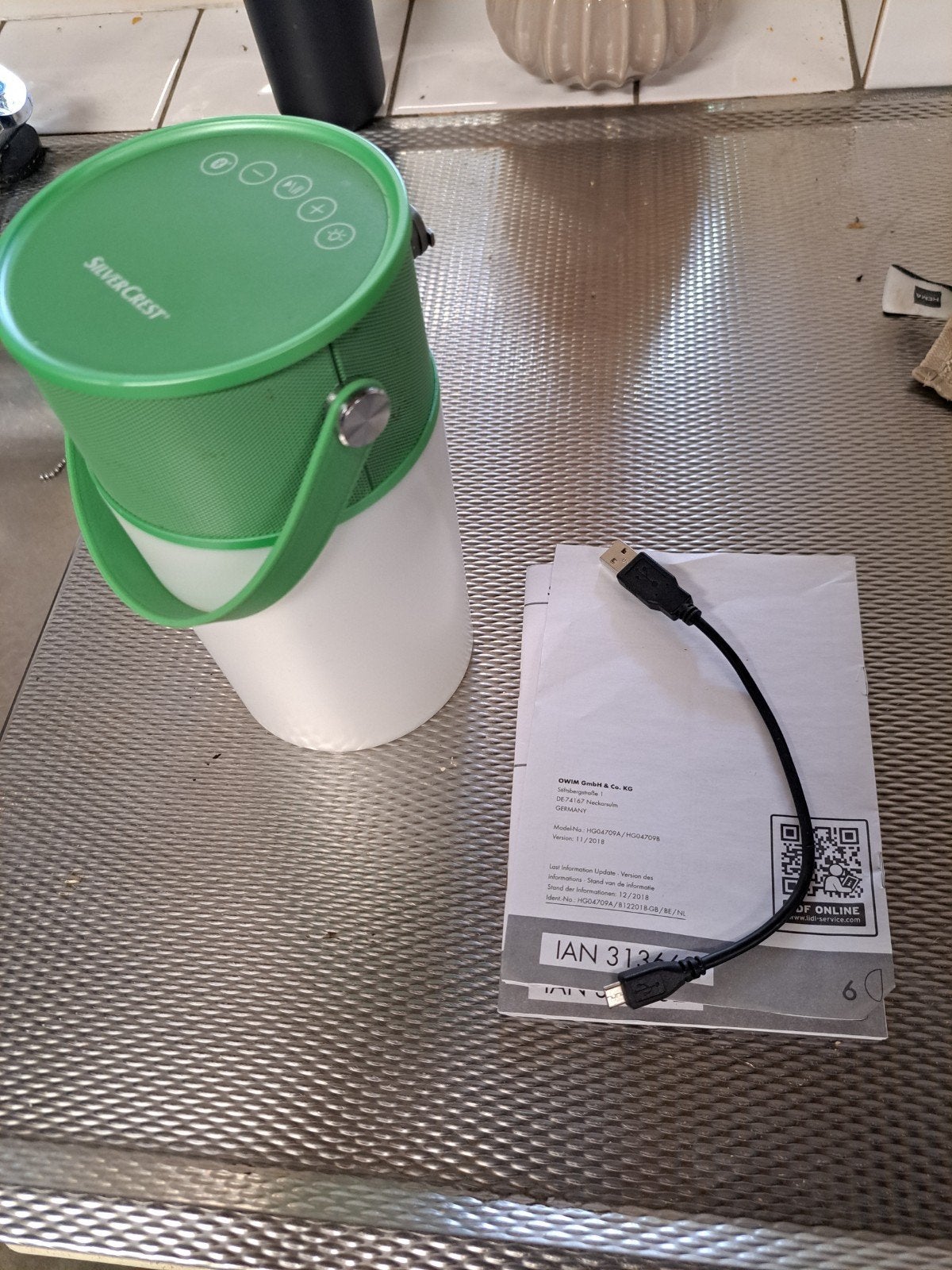 Oplaadbare Bluetooth Speaker & Campinglamp, Ophalen of Verzenden, Zo goed als nieuw
