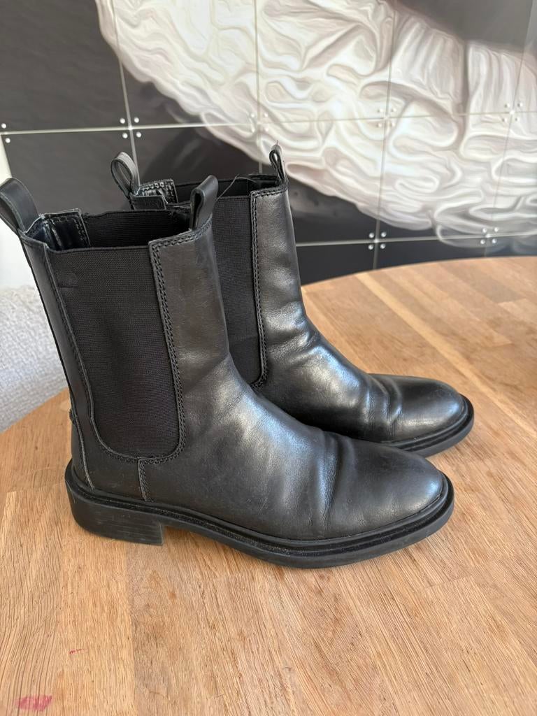 Zara boots/ laatsjes maat 37. Echt leer, Zwart, Lage of Enkellaarzen, Ophalen of Verzenden, Gedragen