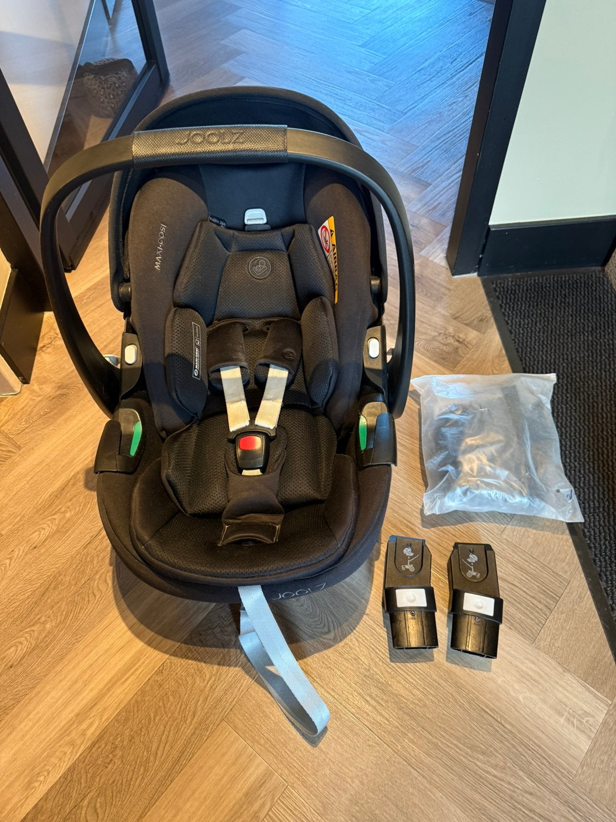 Joolz maxicosi pebble 360 pro 2 + adapters + regenhoes, Verstelbare rugleuning, Ophalen of Verzenden, Zo goed als nieuw, Isofix