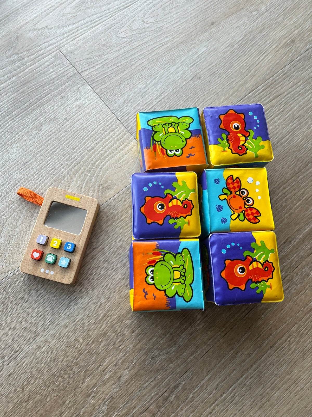 Zachte blokken en houten HEMA telefoon voor baby's, Ophalen, Gebruikt, Overige typen